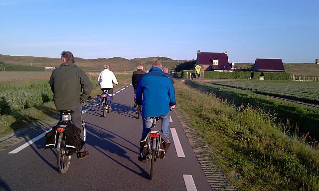 01.Fietsend over de Middenvliet.jpg